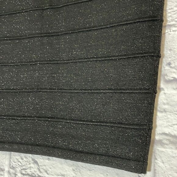 Smart Set Mini Skirt with Ribbed Detail Size Extra Small - Picture 4 of 8